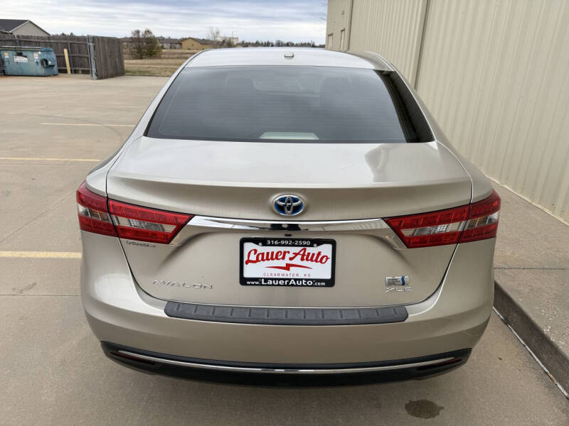 2018 Toyota Avalon Hybrid XLE Premium