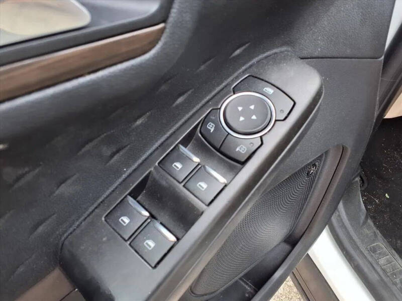 2020 Ford Escape Hybrid Titanium