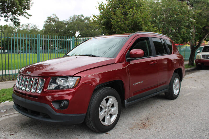 2017 Jeep Compass Latitude photo 4