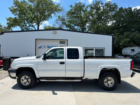 2006 Chevrolet Silverado 2500HD for sale at A & B AUTO SALES in Chillicothe MO