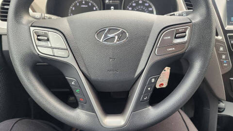 2017 Hyundai Santa Fe SE