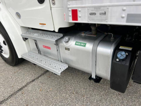 2020 Freightliner M2 106