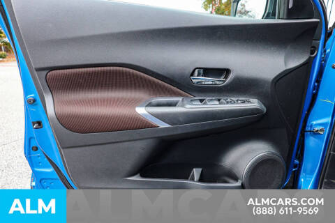 2022 Nissan Kicks SR