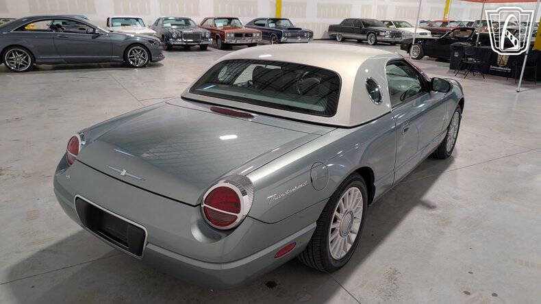 2004 Ford Thunderbird