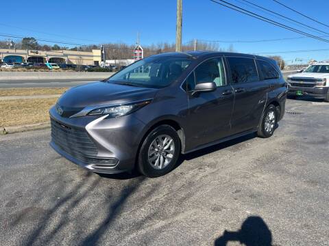 2022 Toyota Sienna for sale at iCar Auto Sales in Howell NJ