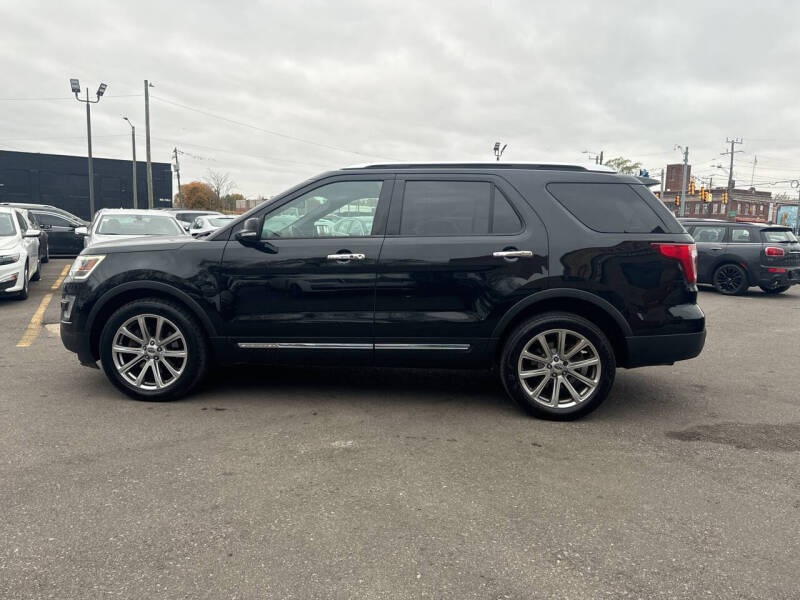 2017 Ford Explorer Limited photo 5