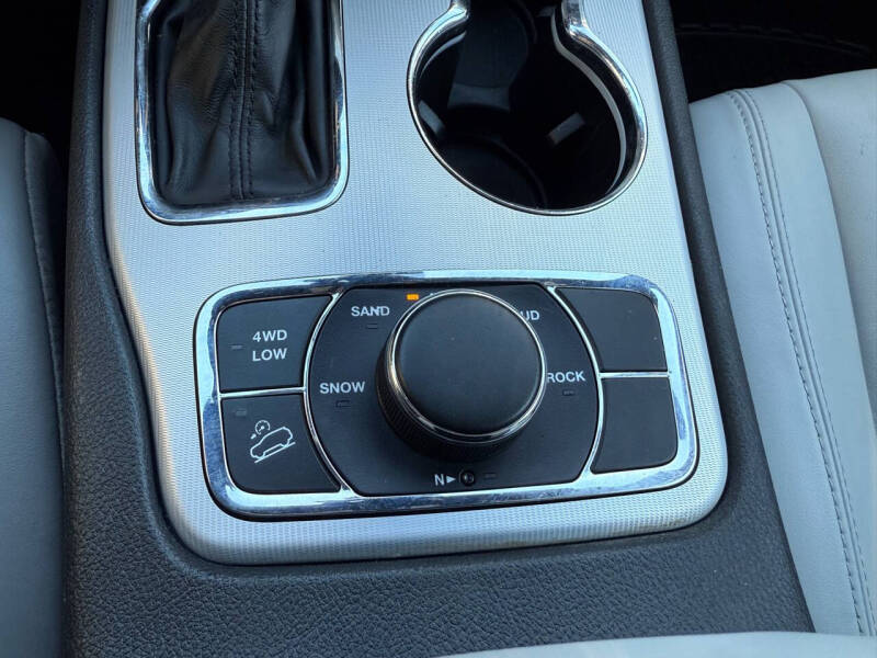 2018 Jeep Grand Cherokee Sterling Edition