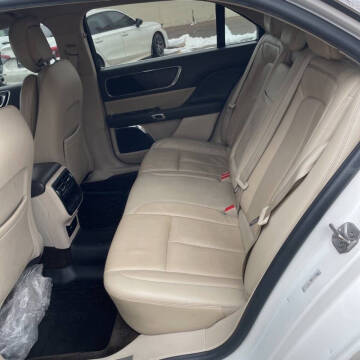 2017 Lincoln Continental Select