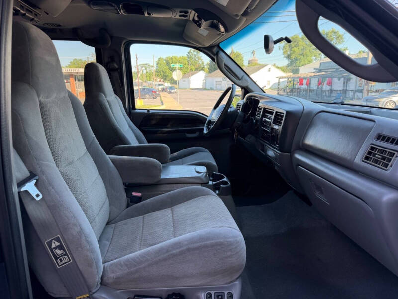 2003 Ford Excursion XLT