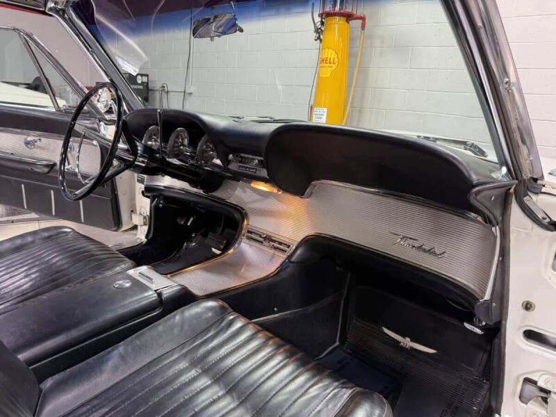 1962 Ford Thunderbird