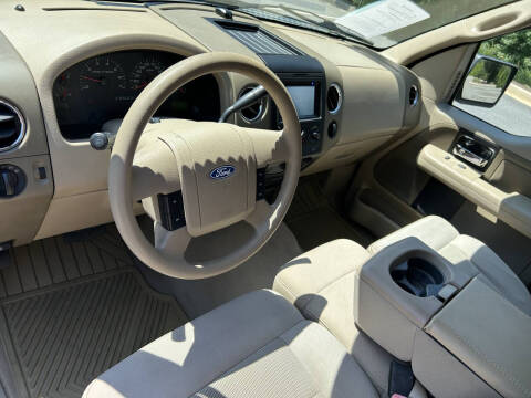 2004 Ford F-150 XLT