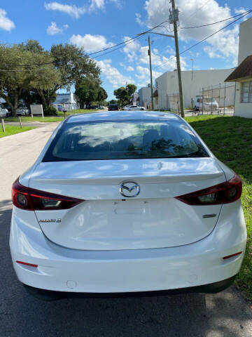 2018 Mazda MAZDA3 Sport