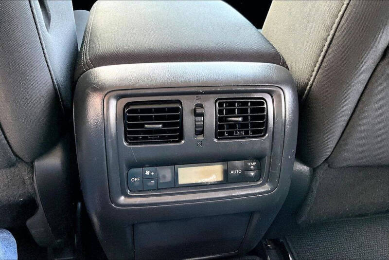2017 Nissan Pathfinder SV