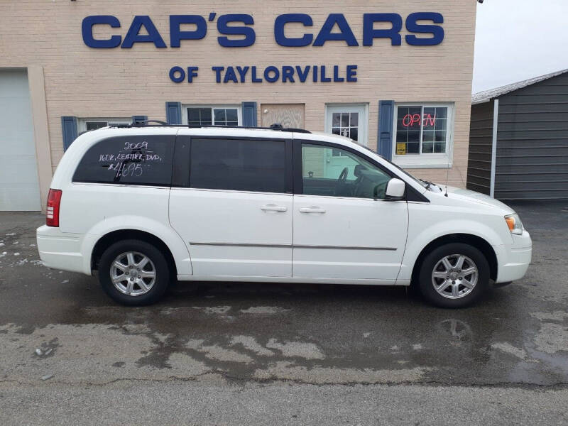2009 Chrysler Town and Country for sale at Caps Cars Of Taylorville in Taylorville IL