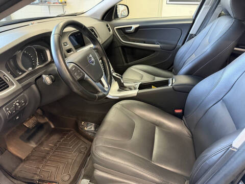 2018 Volvo V60 Cross Country T5 Premier