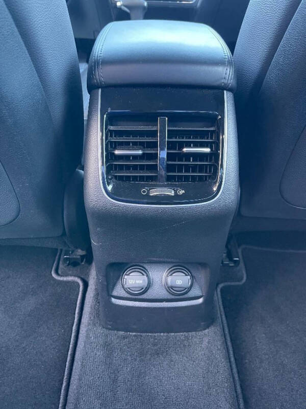 2017 Kia Cadenza Premium