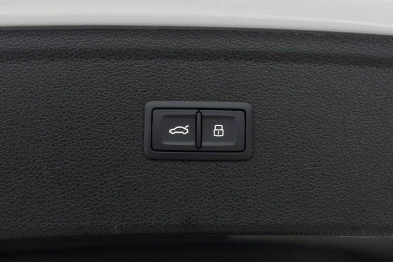 2024 Audi Q5 e quattro S line Prestg 55 TFSI