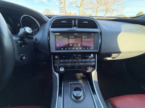 2017 Jaguar XE 35t R-Sport