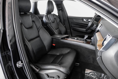 2021 Volvo XC60 T5 Momentum