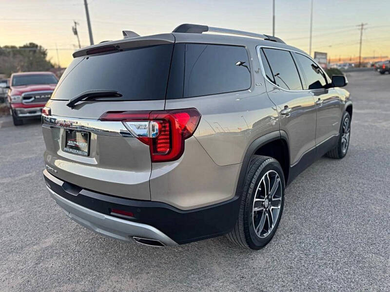2023 GMC Acadia SLT