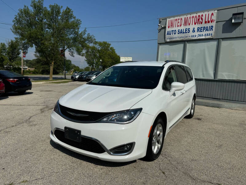 2018 Chrysler Pacifica for sale at United Motors LLC in Saint Francis WI