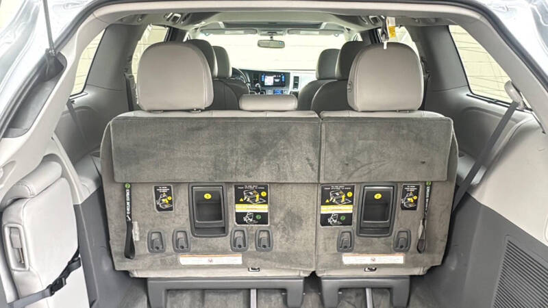2016 Toyota Sienna XLE 8-Passenger