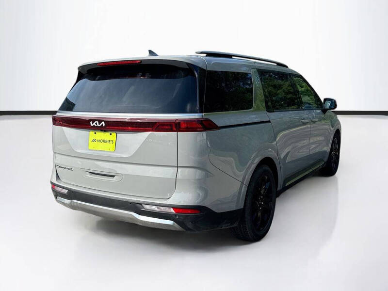 2022 Kia Carnival SX