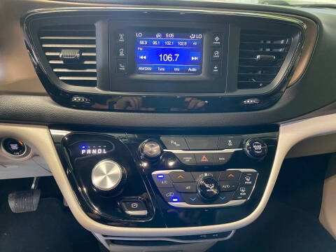 2017 Chrysler Pacifica Touring Plus