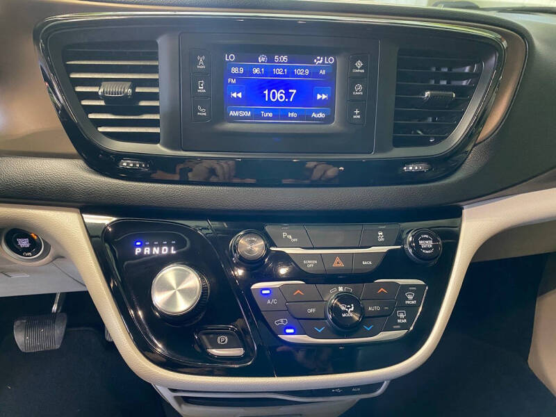 2017 Chrysler Pacifica Touring Plus