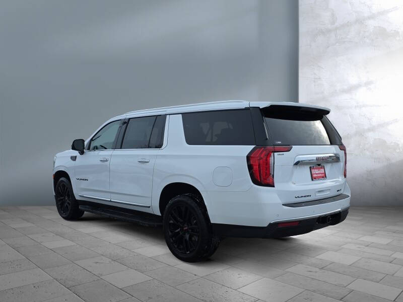 2023 GMC Yukon XL SLT