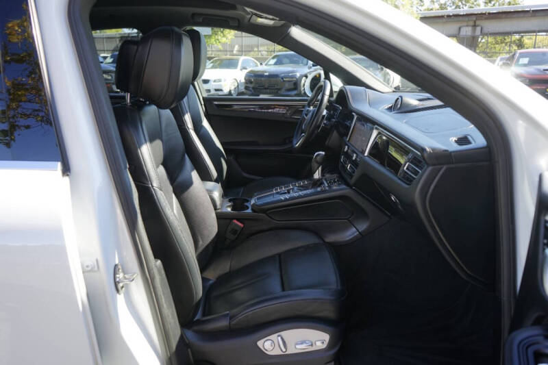 2020 Porsche Macan S