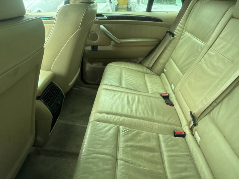 2000 BMW X5 4.4i