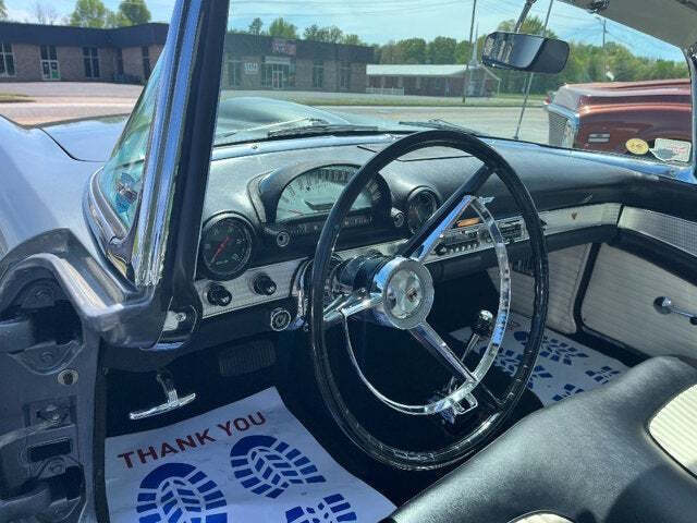 1956 Ford Thunderbird 23