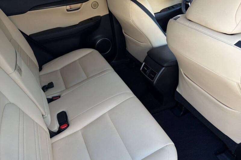 2017 Lexus NX 200t