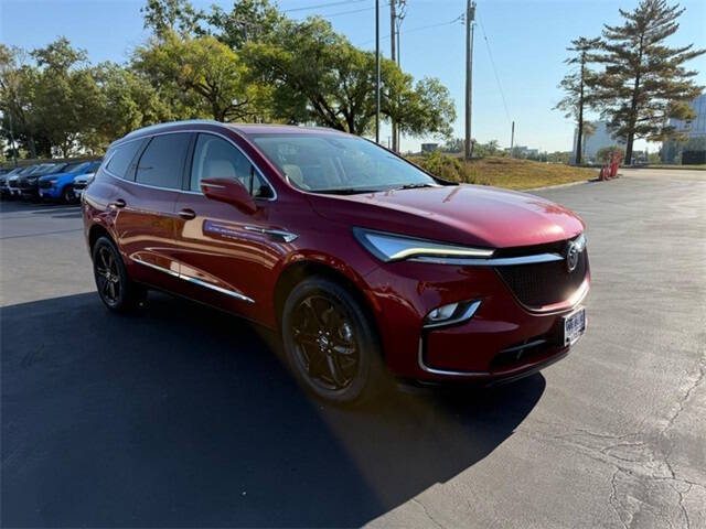 2023 Buick Enclave Essence