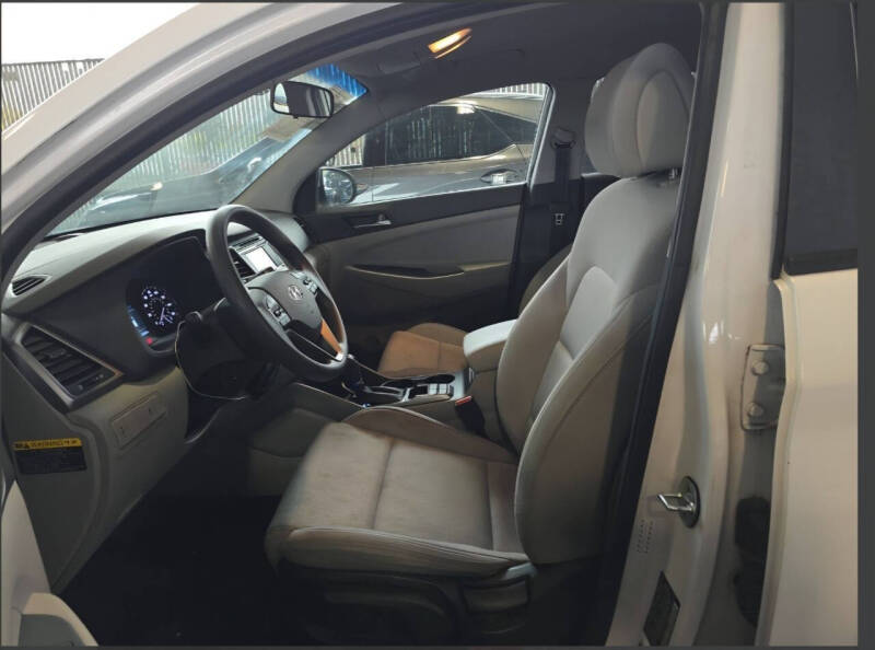 2016 Hyundai Tucson SE