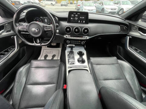 2019 Kia Stinger GT1