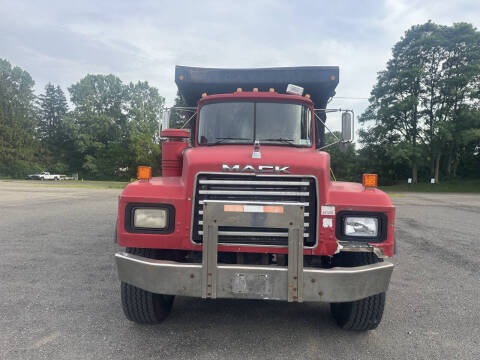 2002 Mack glider