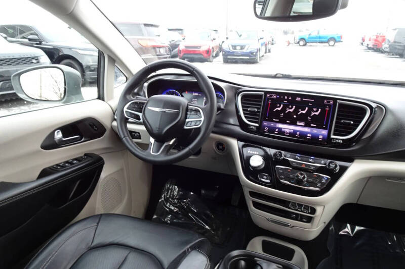 2022 Chrysler Pacifica Touring L