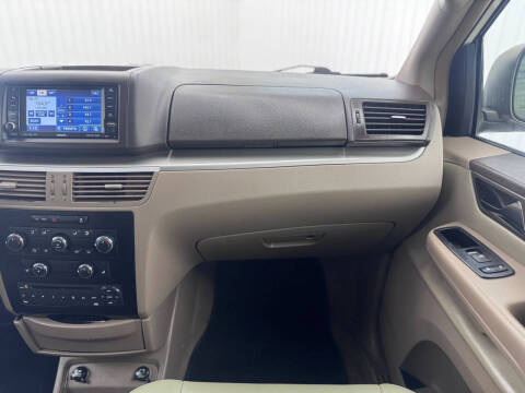 2011 Volkswagen Routan