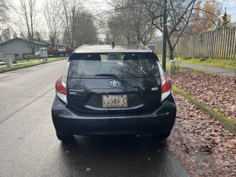 2016 Toyota Prius c Persona Special Edition