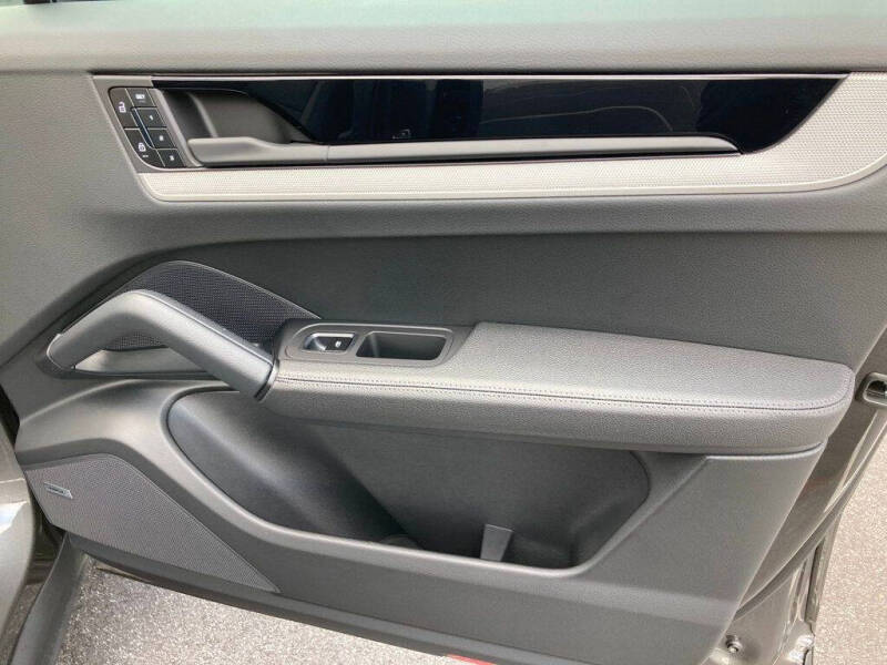 2025 Porsche Cayenne E-Hybrid