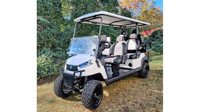 Royal EV Crown X Caliber 6 Lithium Golf Cart Image