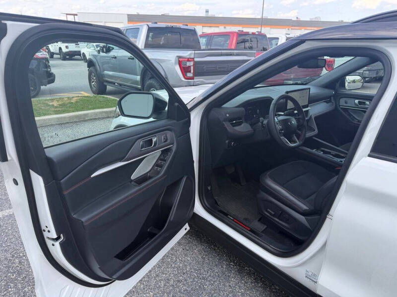 2025 Ford Explorer ST