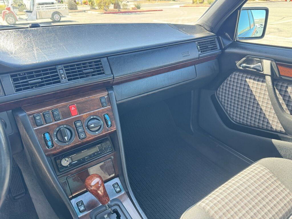 1995 Mercedes-Benz E-Class 15