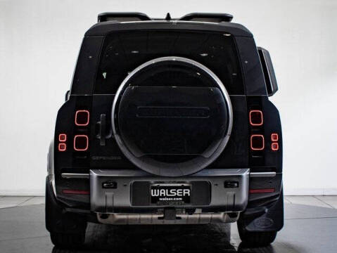 2024 Land Rover Defender 130 P400 Outbound