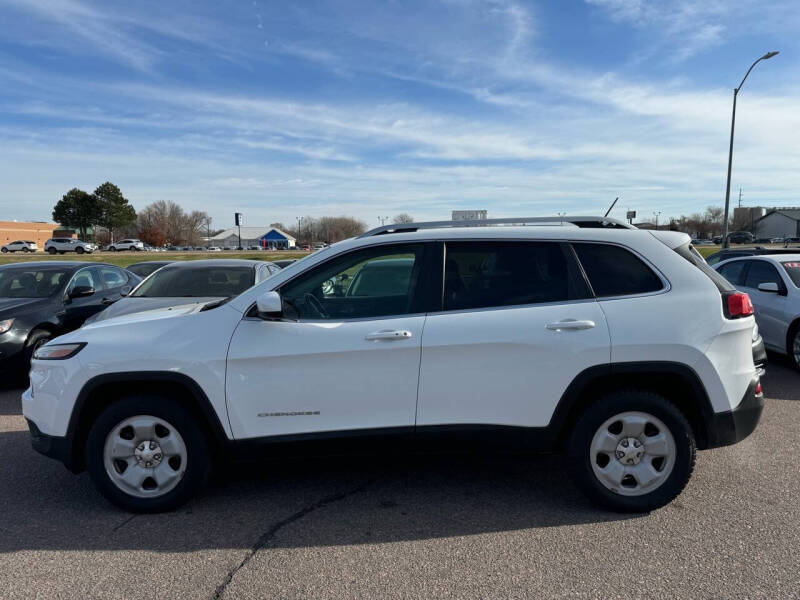 Jeep Cherokee's photo