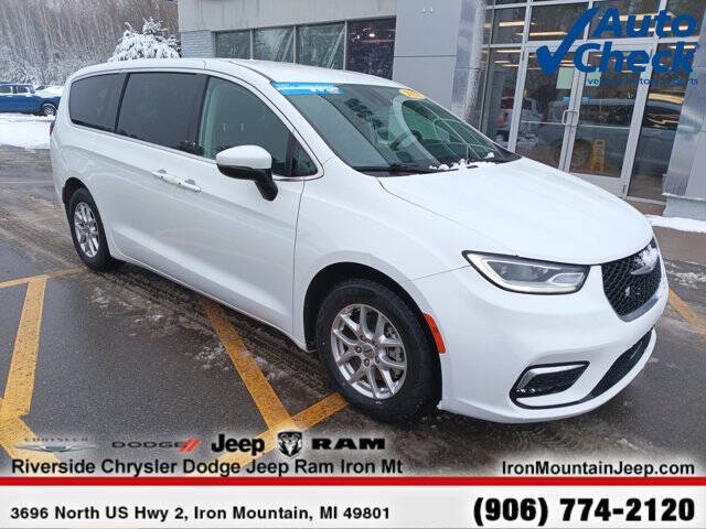 2023 Chrysler Pacifica Touring L