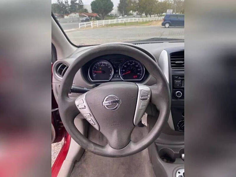 2015 Nissan Versa 1.6 S