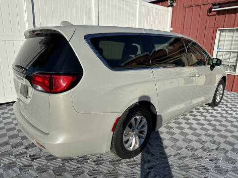 2017 Chrysler Pacifica Touring